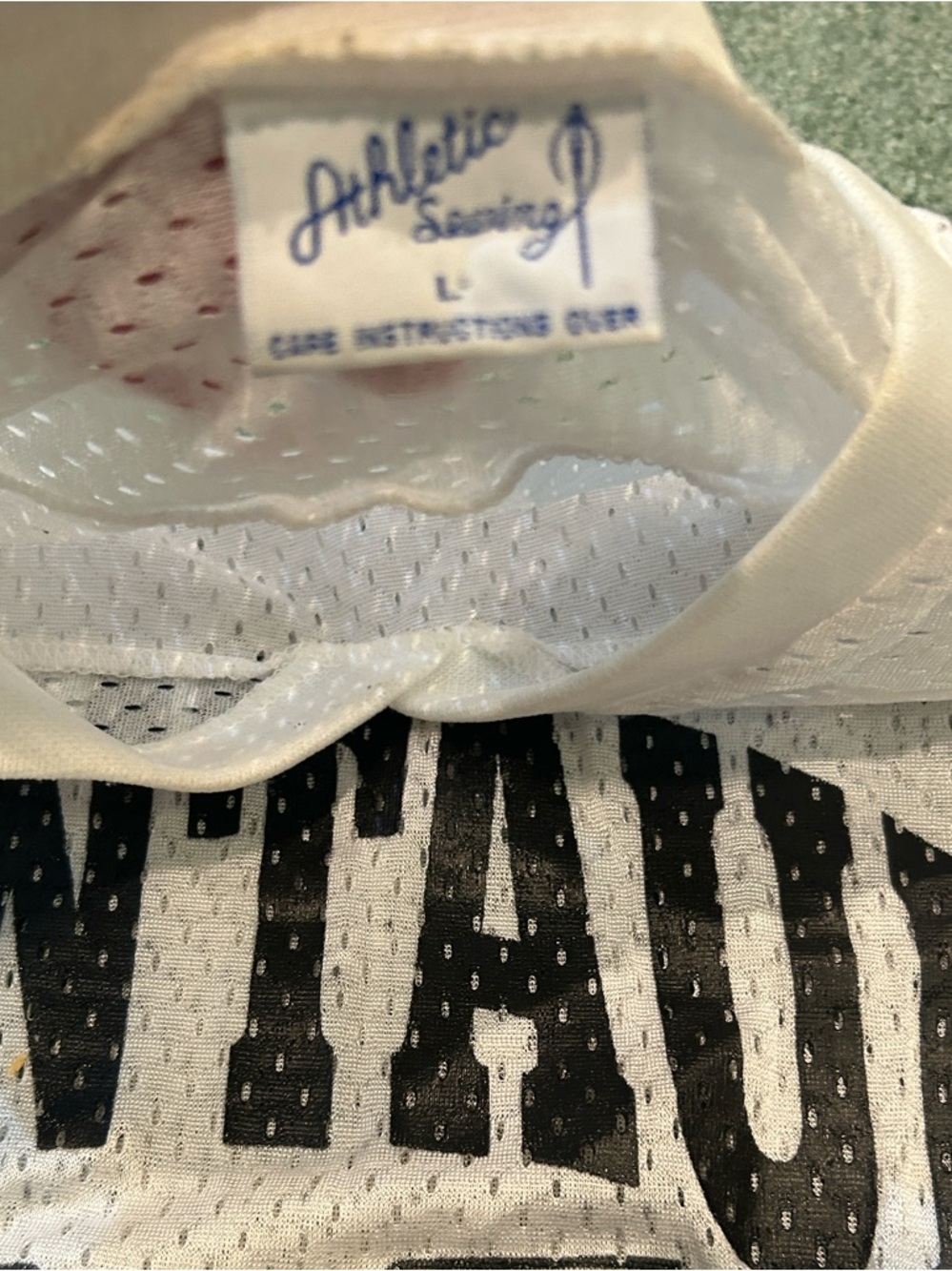 Vintage ‘Montauk’ White Mesh Sports Jersey Top with '99' Graphic - Picture 4 of 8